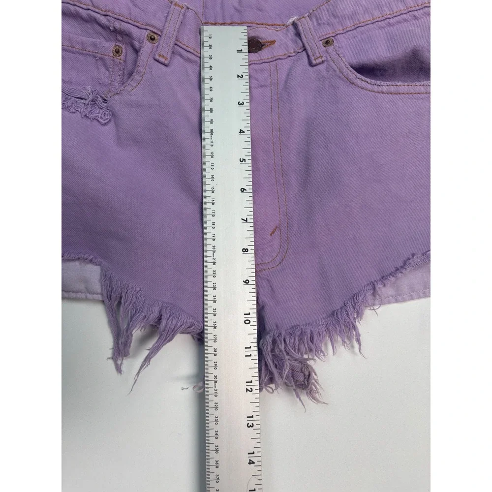 Vintage Levis 550 Purple Denim Cut Off Shorts High Waisted‎ Distressed W34